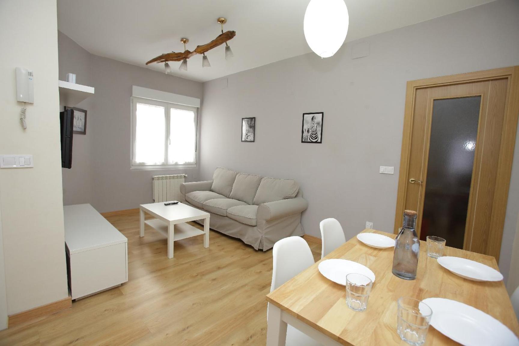 Piso De 4 A Un Paso Del Centro De Apartamento *