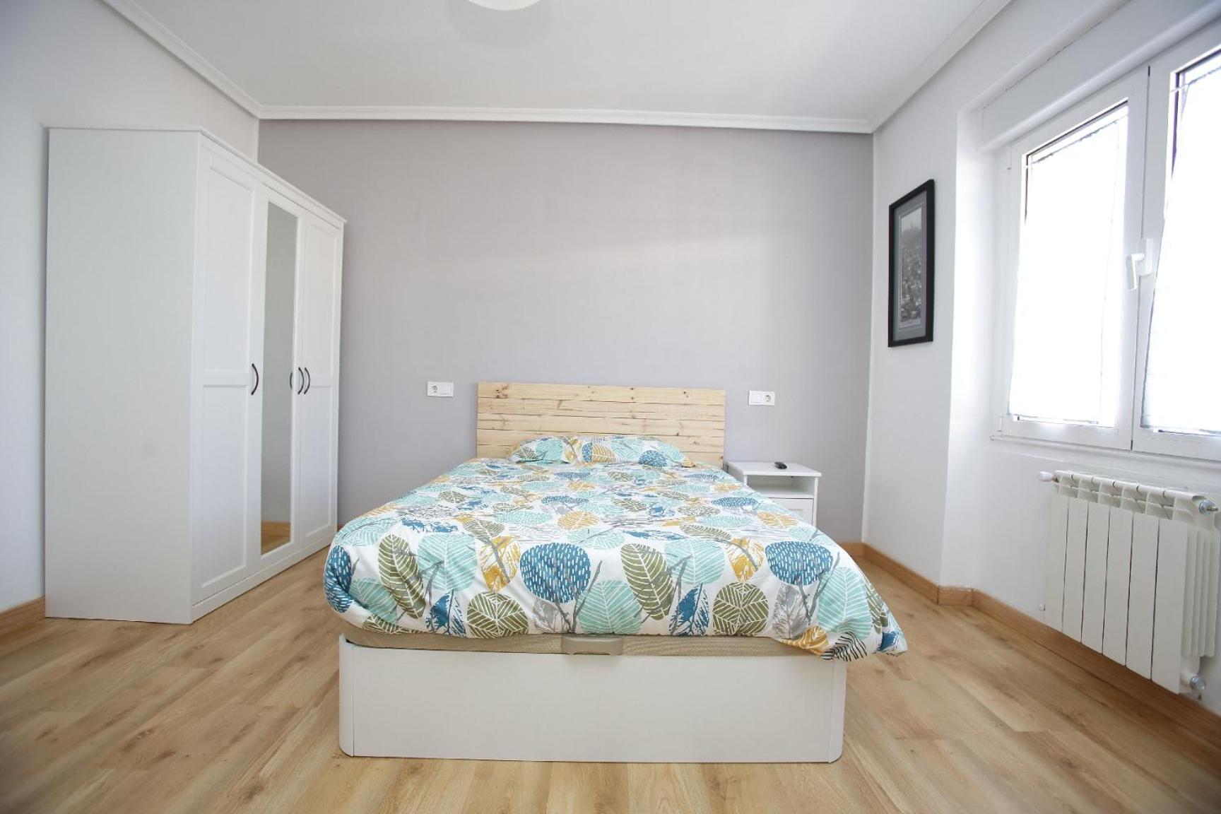 Apartamento Piso De 4 A Un Paso Del Centro De *